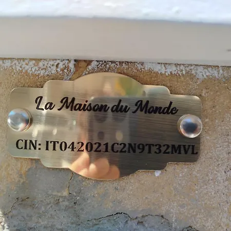 La Maison Du Monde * Iesi